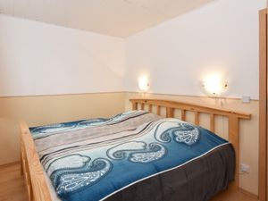 23533913-Ferienwohnung-4--300x225-3