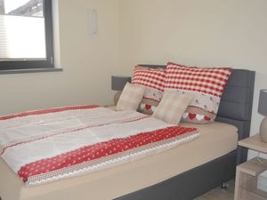 23953735-Ferienwohnung-2--300x225-2