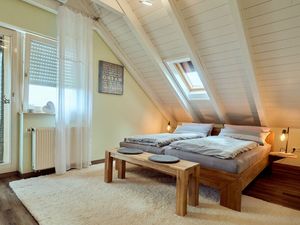 23922765-Ferienwohnung-4--300x225-5