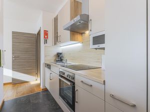 23895200-Ferienwohnung-7--300x225-2