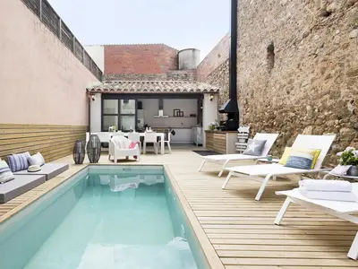 PoolOfHouse