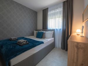 23857896-Ferienwohnung-6--300x225-1