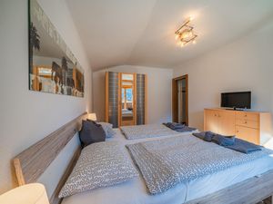 23895245-Ferienwohnung-8--300x225-2