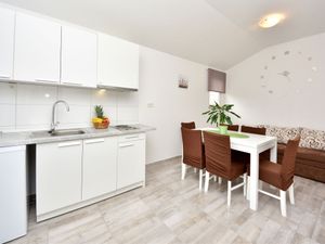 23854534-Ferienwohnung-4--300x225-0