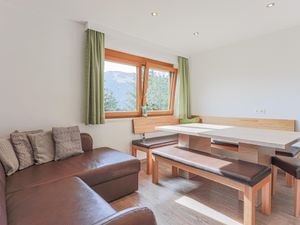 23896192-Ferienwohnung-8--300x225-1