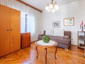 23926254-Ferienwohnung-8--300x225-2