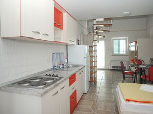 23927224-Ferienwohnung-5--300x225-2