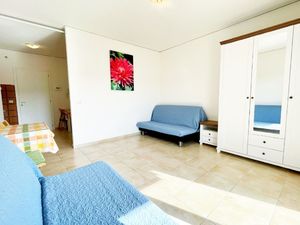 23700032-Ferienwohnung-4--300x225-3