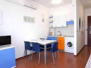 23913873-Ferienwohnung-5--300x225-2