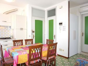 23972582-Ferienwohnung-4--300x225-5