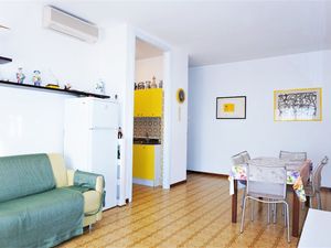 23473180-Ferienwohnung-6--300x225-1