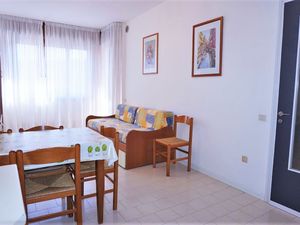 23516270-Ferienwohnung-6--300x225-1