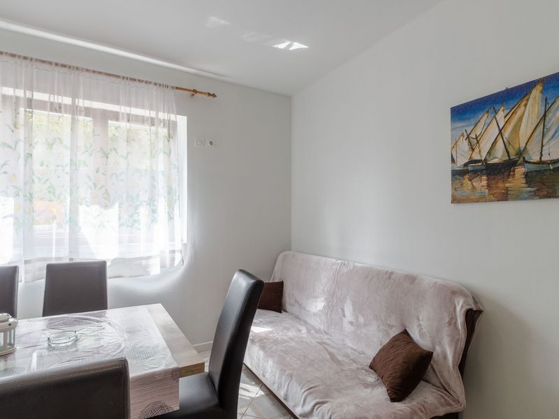 23930686-Ferienwohnung-4--800x600-2