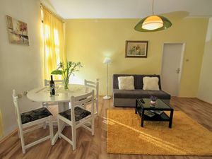 23934758-Ferienwohnung-6--300x225-3