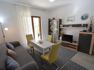 23934903-Ferienwohnung-2--300x225-1