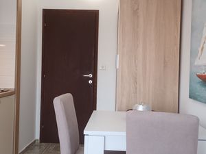 23947176-Ferienwohnung-2--300x225-0