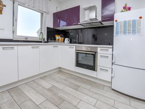 23947403-Ferienwohnung-5--300x225-2