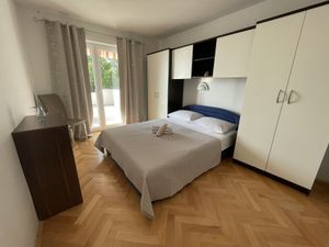 23947478-Ferienwohnung-4--300x225-3