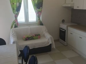 23947528-Ferienwohnung-5--300x225-4