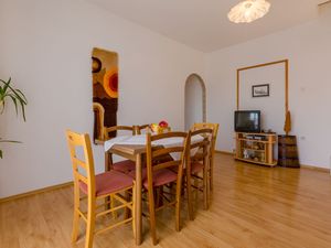 23941801-Ferienwohnung-5--300x225-1