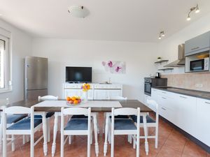 23942808-Ferienwohnung-9--300x225-4