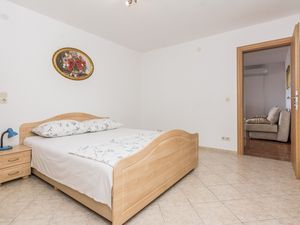 23945656-Ferienwohnung-4--300x225-4