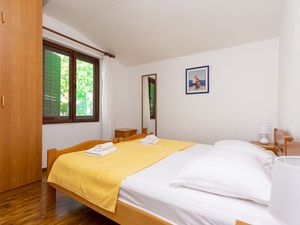 23943753-Ferienwohnung-4--300x225-3