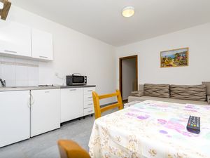 23943773-Ferienwohnung-4--300x225-2