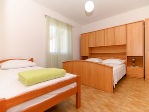 23943885-Ferienwohnung-5--300x225-2