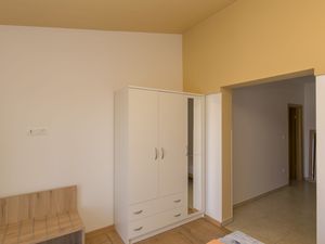 23983439-Ferienwohnung-4--300x225-5