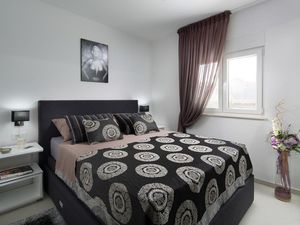 23946189-Ferienwohnung-4--300x225-4