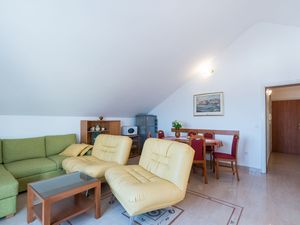 23944578-Ferienwohnung-6--300x225-2