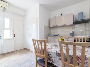 23945187-Ferienwohnung-5--300x225-0