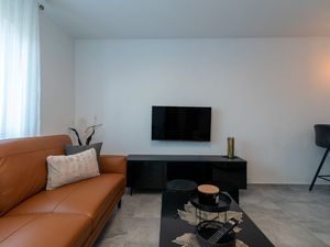 23947543-Ferienwohnung-4--300x225-3