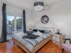 23947539-Ferienwohnung-8--300x225-1