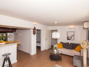 23947625-Ferienwohnung-3--300x225-2