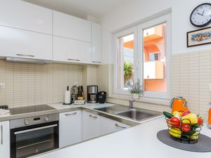 23947653-Ferienwohnung-4--300x225-5