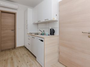 23947708-Ferienwohnung-4--300x225-1