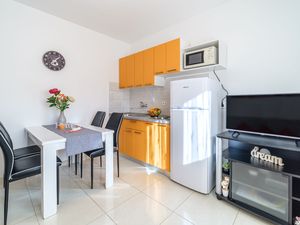 23939129-Ferienwohnung-5--300x225-5