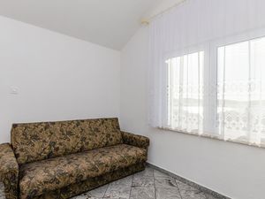 23947788-Ferienwohnung-2--300x225-4