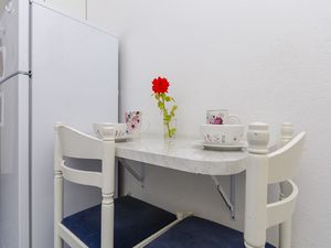 23947822-Ferienwohnung-2--300x225-5