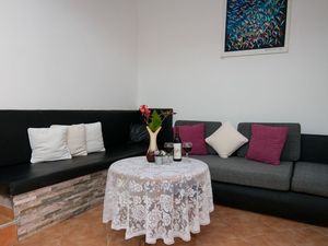 23947873-Ferienwohnung-4--300x225-4