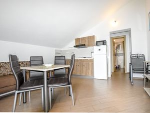 23939601-Ferienwohnung-4--300x225-1