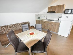 23939601-Ferienwohnung-4--300x225-2