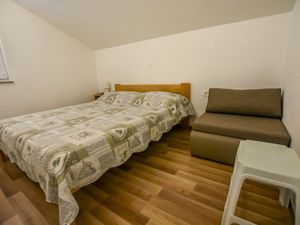 23939597-Ferienwohnung-4--300x225-5