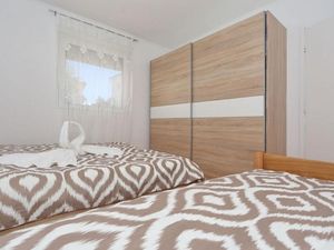 23947948-Ferienwohnung-5--300x225-1