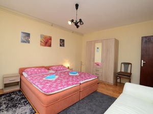 23947965-Ferienwohnung-4--300x225-3