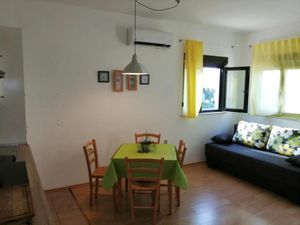 23983544-Ferienwohnung-4--300x225-5