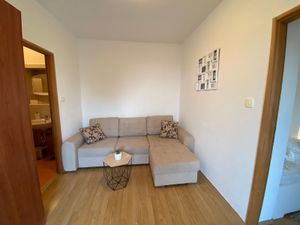 23983591-Ferienwohnung-3--300x225-1