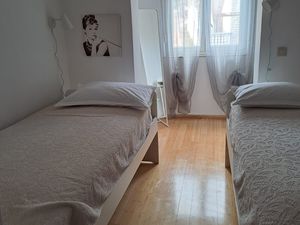 23956214-Ferienwohnung-5--300x225-5